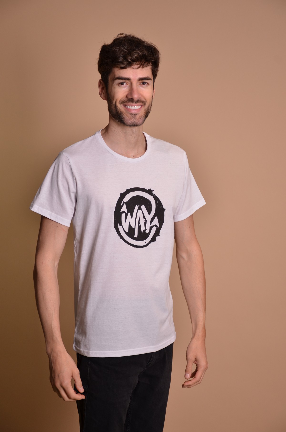 2100-557 White Мъжка тениска
