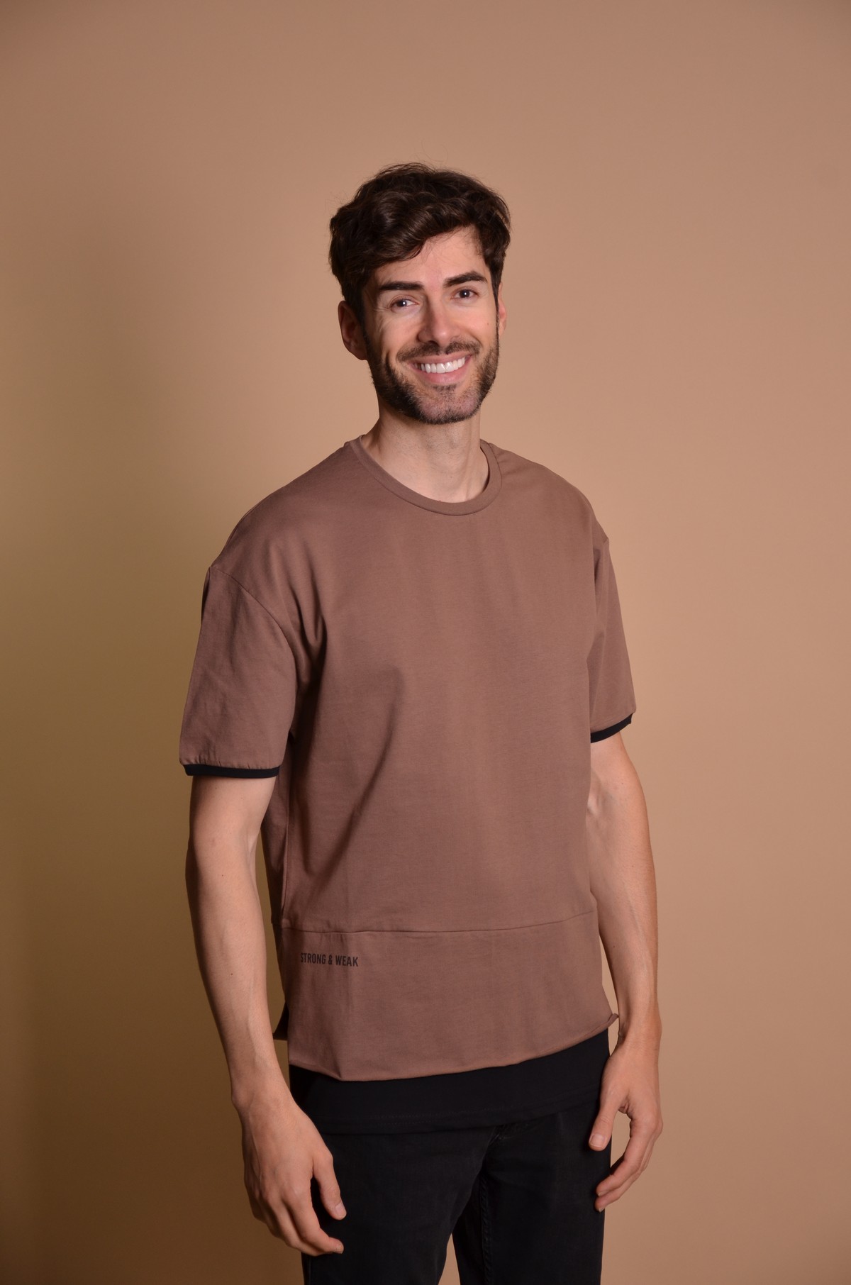 23Y203 Brown Мъжка овърсайз тениска