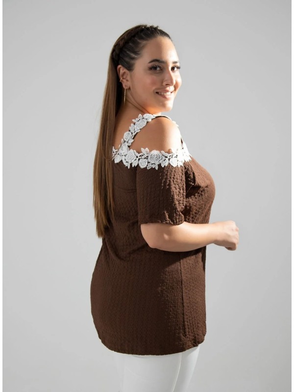 111839 Brown Дамска тениска в макси размери