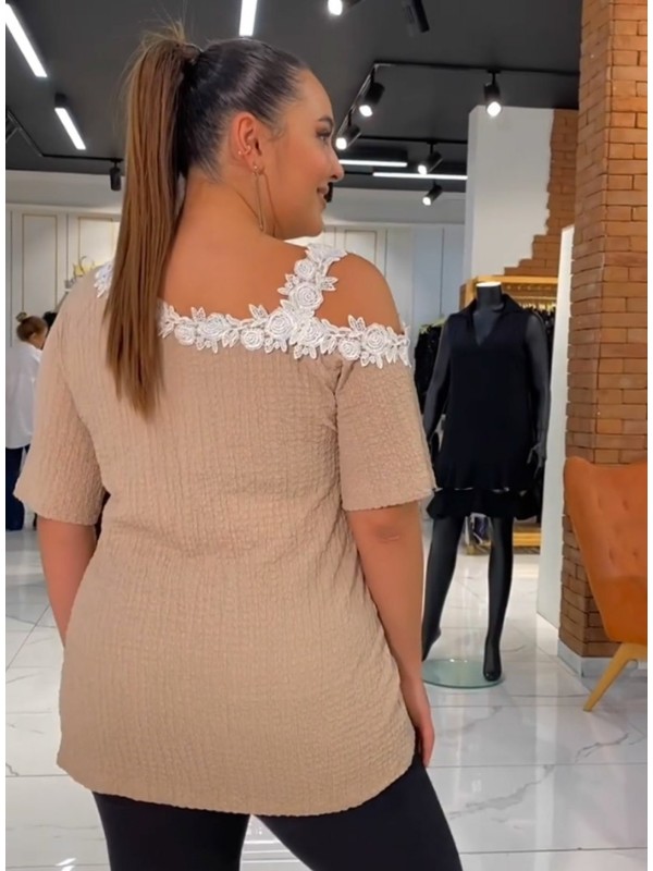 111839 Beige Дамска тениска в макси размери