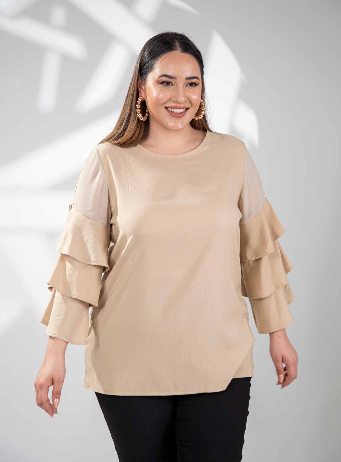121910 Beige Дамска блуза в макси размери