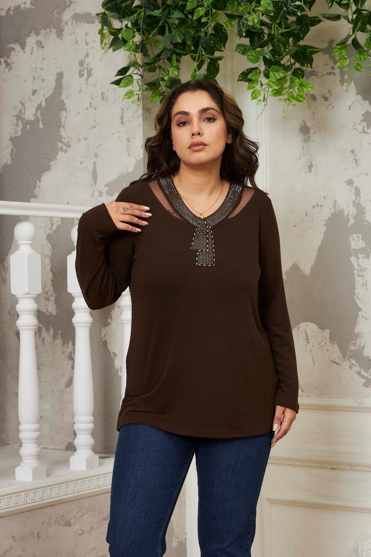 6220 Brown Дамска блуза в макси размери
