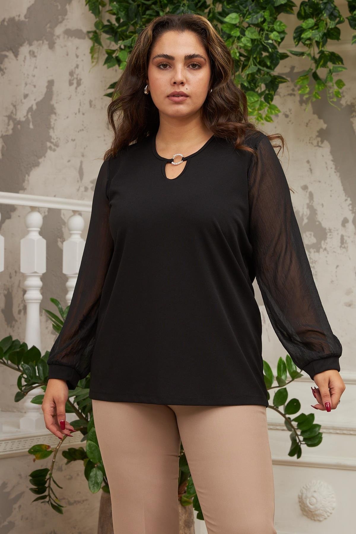 6256 Black Дамска блуза в макси размери