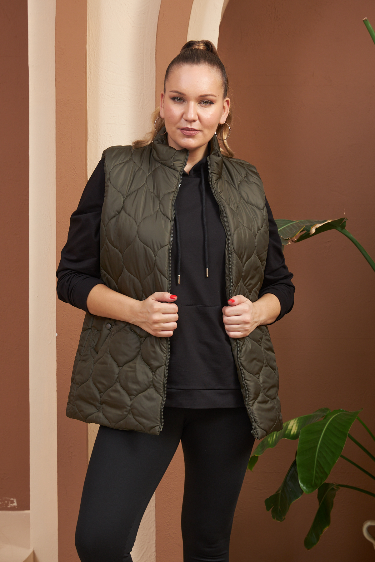 9787 Khaki Дамски елек в макси размери