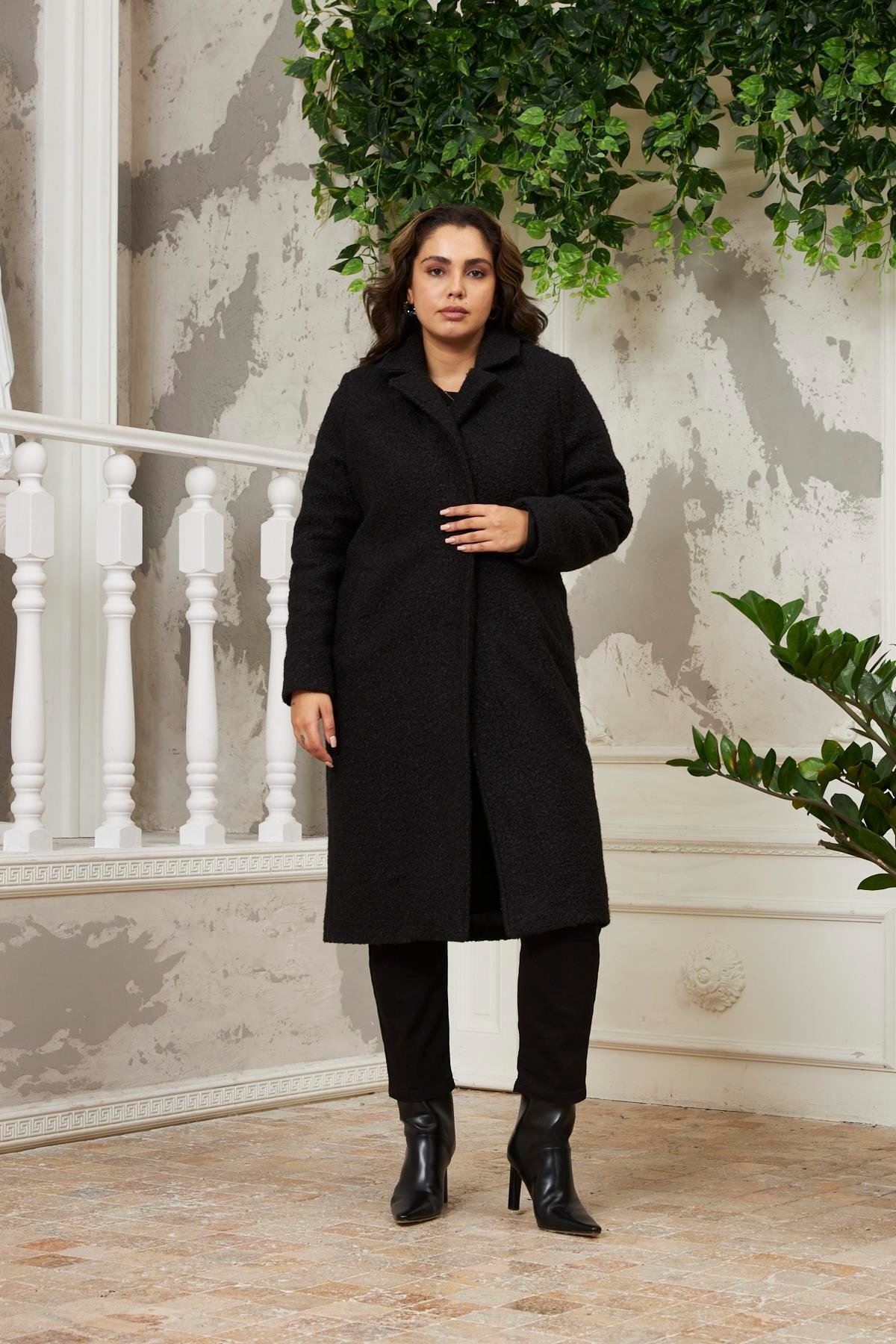 9803 Black Дамско палто в макси размери